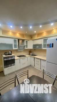 2-к квартира, посуточно, 74м2, 9/10 этаж
