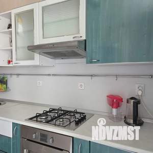 1-к квартира, посуточно, 42м2, 2/18 этаж