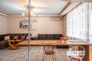 2-к квартира, посуточно, 50м2, 1/1 этаж