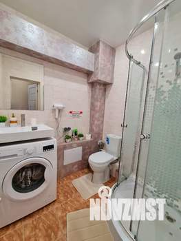 Студия квартира, посуточно, 35м2, 1/10 этаж