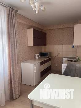 1-к квартира, посуточно, 40м2, 4/10 этаж