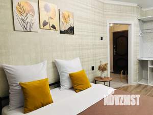 1-к квартира, посуточно, 38м2, 8/18 этаж