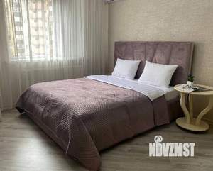 1-к квартира, посуточно, 40м2, 8/18 этаж