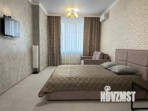 1-к квартира, посуточно, 42м2, 3/8 этаж