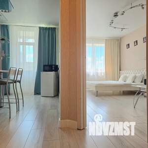 1-к квартира, посуточно, 42м2, 2/18 этаж