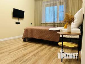 1-к квартира, посуточно, 38м2, 8/18 этаж