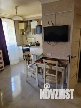 Студия квартира, посуточно, 35м2, 1/5 этаж