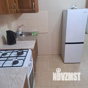 1-к квартира, посуточно, 40м2, 11/16 этаж