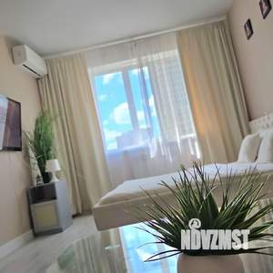 1-к квартира, посуточно, 40м2, 2/18 этаж