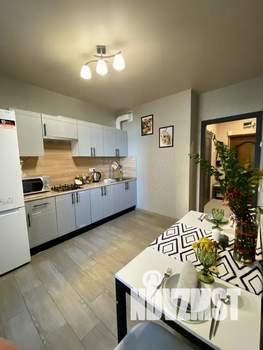 1-к квартира, посуточно, 40м2, 6/18 этаж