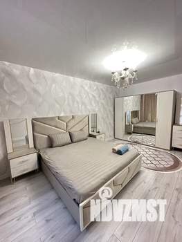 1-к квартира, посуточно, 42м2, 2/17 этаж