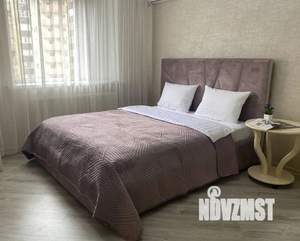 1-к квартира, посуточно, 40м2, 8/18 этаж