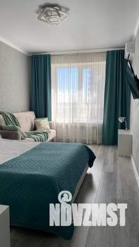 1-к квартира, посуточно, 43м2, 6/18 этаж