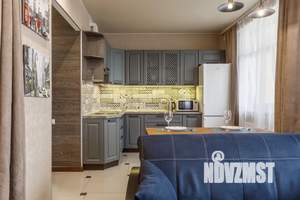 Студия квартира, посуточно, 35м2, 7/9 этаж