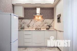 1-к квартира, посуточно, 37м2, 1/18 этаж