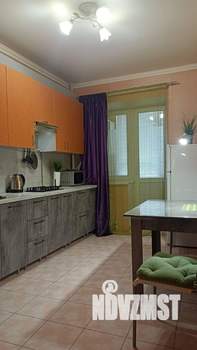 2-к квартира, на длительный срок, 65м2, 1/6 этаж
