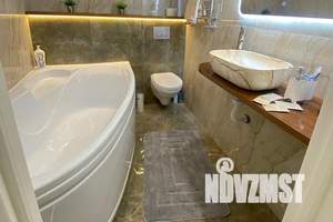 1-к квартира, посуточно, 40м2, 10/18 этаж