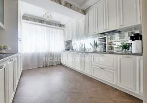 3-к квартира, вторичка, 140м2, 10/10 этаж