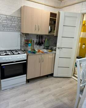 3-к квартира, вторичка, 60м2, 1/1 этаж