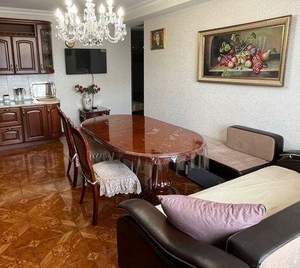 3-к квартира, вторичка, 108м2, 4/10 этаж