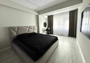 3-к квартира, вторичка, 100м2, 8/8 этаж