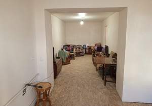 2-к квартира, вторичка, 45м2, 1/4 этаж