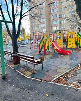 3-к квартира, вторичка, 57м2, 1/4 этаж