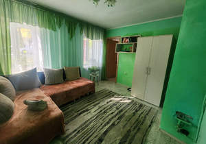 2-к квартира, вторичка, 42м2, 1/1 этаж