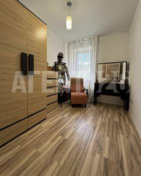 4-к квартира, вторичка, 80м2, 3/9 этаж