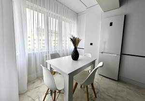 3-к квартира, вторичка, 100м2, 8/8 этаж