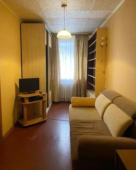 2-к квартира, вторичка, 42м2, 1/4 этаж