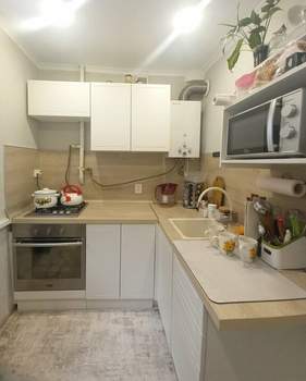 2-к квартира, вторичка, 42м2, 1/9 этаж