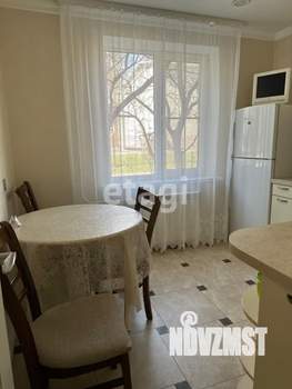 2-к квартира, вторичка, 54м2, 1/10 этаж