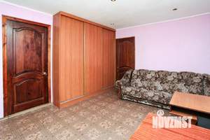 4-к квартира, вторичка, 60м2, 5/5 этаж