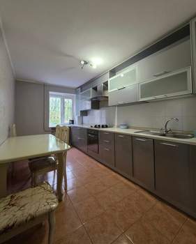 4-к квартира, вторичка, 83м2, 1/12 этаж