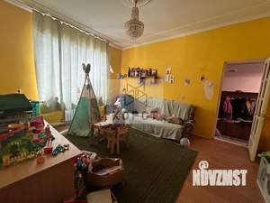 4-к квартира, вторичка, 97м2, 1/1 этаж
