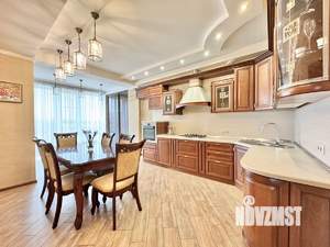 4-к квартира, вторичка, 129м2, 7/10 этаж