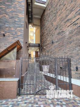 Студия квартира, вторичка, 62м2, 1/10 этаж