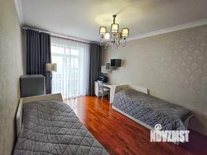 3-к квартира, вторичка, 131м2, 7/11 этаж