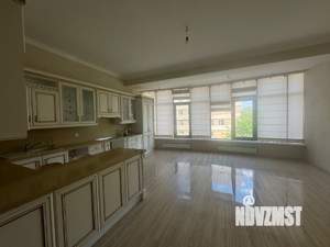 4-к квартира, вторичка, 142м2, 2/9 этаж