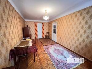 2-к квартира, вторичка, 43м2, 1/4 этаж