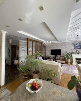 4-к квартира, вторичка, 137м2, 6/7 этаж