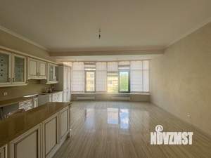 4-к квартира, вторичка, 142м2, 2/9 этаж