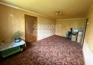 2-к квартира, вторичка, 42м2, 1/4 этаж
