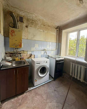 2-к квартира, вторичка, 42м2, 1/4 этаж
