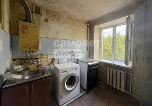 2-к квартира, вторичка, 42м2, 1/4 этаж
