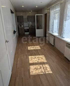 3-к квартира, вторичка, 63м2, 1/1 этаж