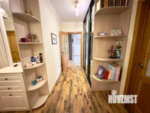 2-к квартира, вторичка, 67м2, 1/4 этаж