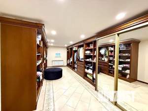 4-к квартира, вторичка, 180м2, 10/11 этаж
