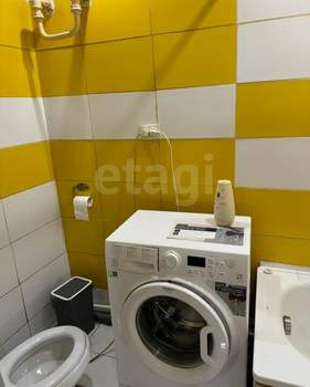 3-к квартира, вторичка, 60м2, 1/1 этаж